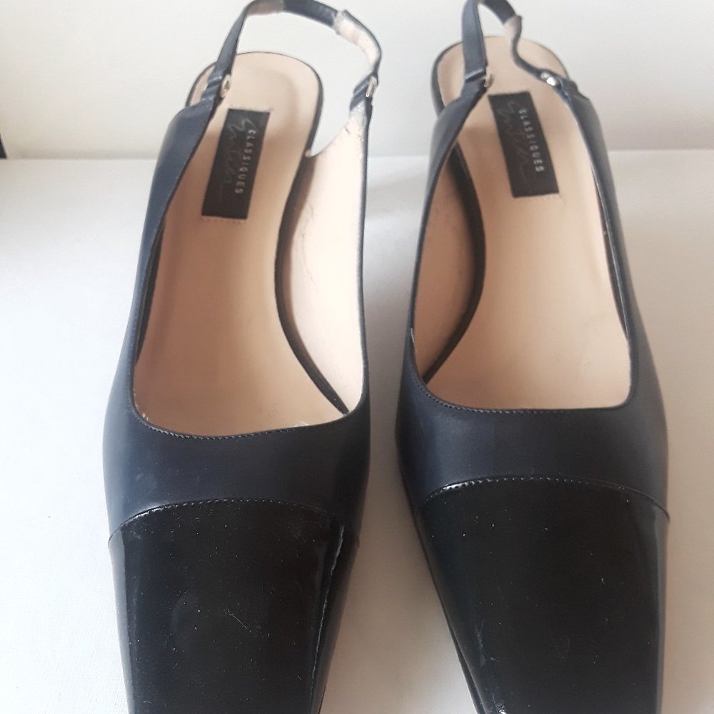 Classique Entier Black and Navy Slingback Pumps